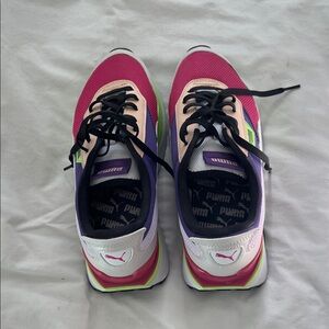 Puma Women's Pink and Purple Sneakers